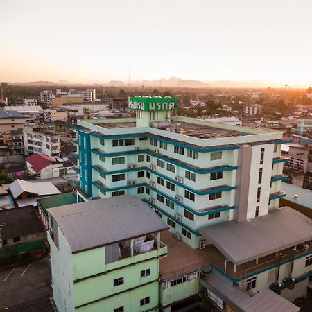 Hotel Morakot Twin Chumphon Exterior foto