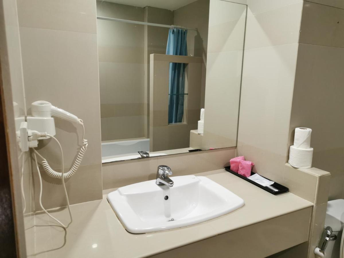 Hotel Morakot Twin Chumphon Exterior foto