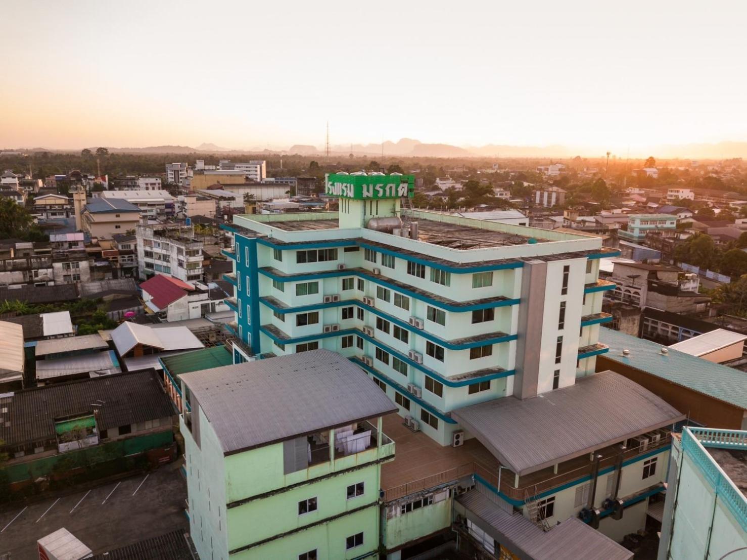 Hotel Morakot Twin Chumphon Exterior foto