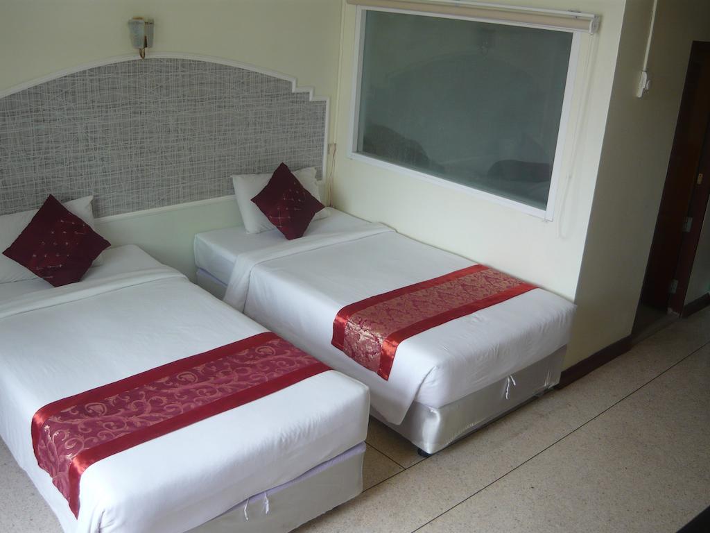 Hotel Morakot Twin Chumphon Exterior foto